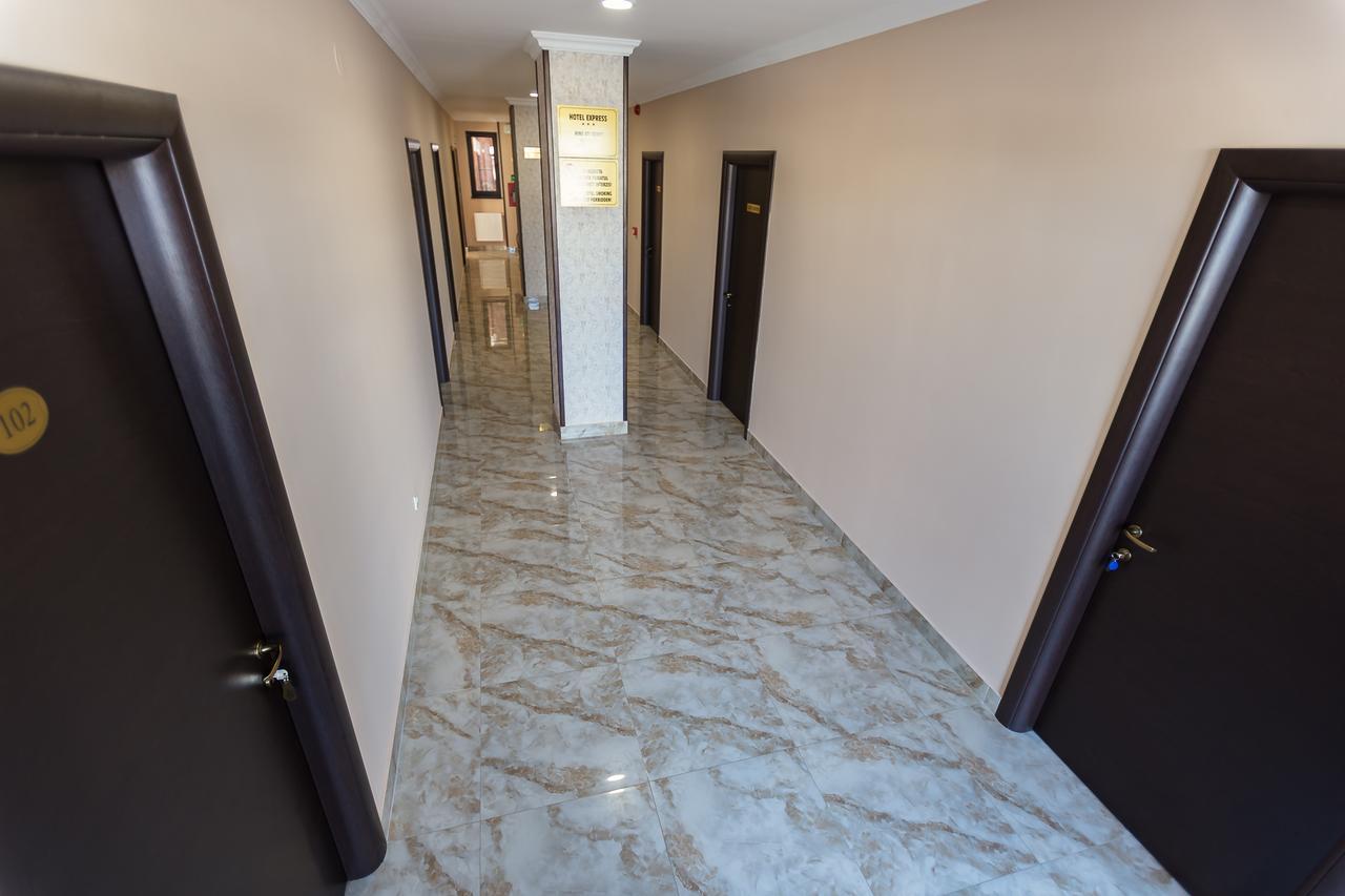 Express Residence Брэила Экстерьер фото